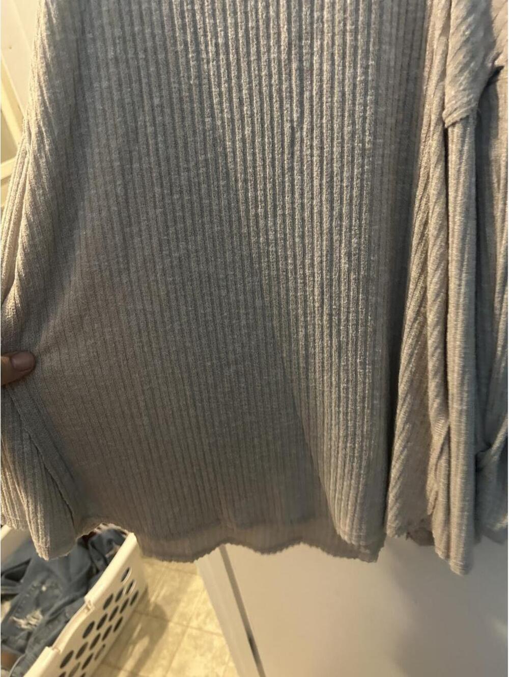 Umgee gray ribbed knit long sleeve dress with open shoulder, size M - Picture 3 of 7